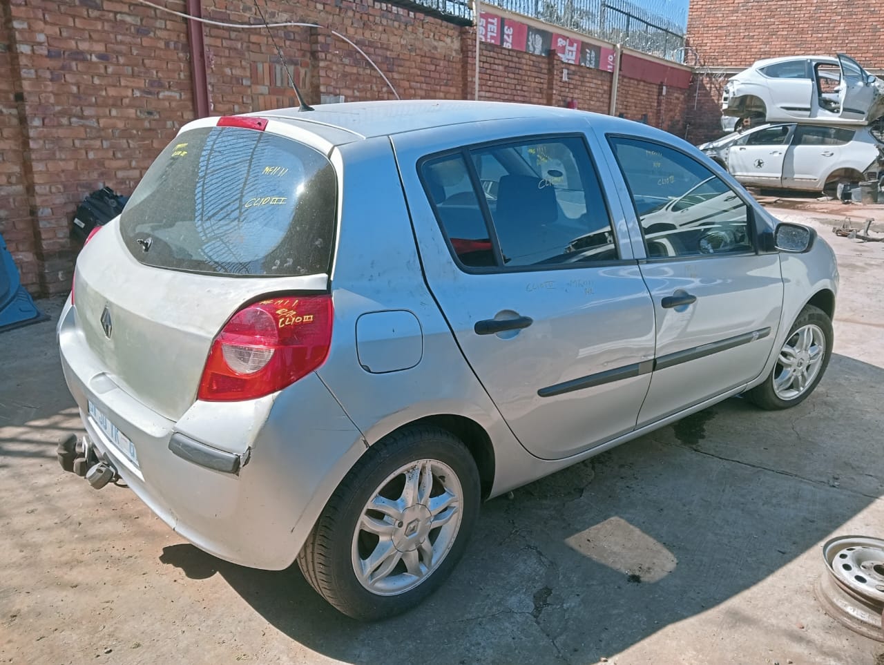 Renault Clio 3 2007 1.6 DO20 Automatic Stripping for Spares - Quality Renault Us - Private Seller Renault Clio 3 2007 1.6 DO20 Automatic Stripping for Spares - Quality Renault Us - Private Seller