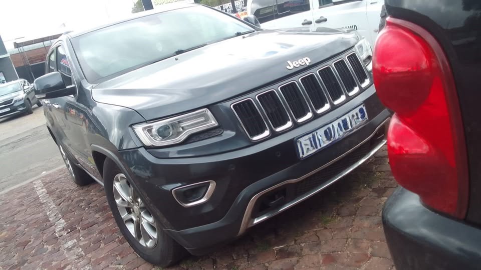 NOW STRIPPING - 2014 JEEP GRAND CHEROKEE 3.6 WK2 AUTOMATIC PETROL - Private Seller NOW STRIPPING - 2014 JEEP GRAND CHEROKEE 3.6 WK2 AUTOMATIC PETROL - Private Seller