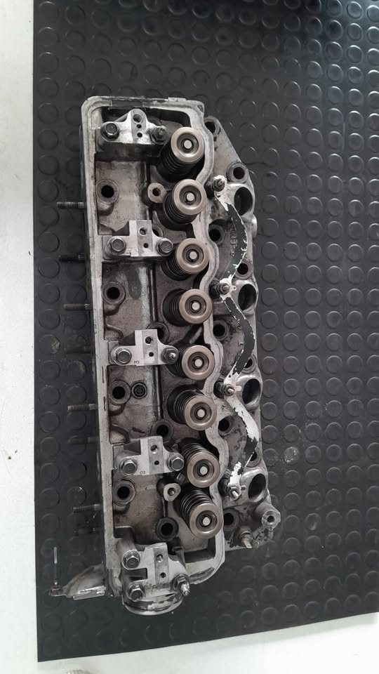 Hyundai H100 D4BB Cylinder Head for sale. - Private Seller