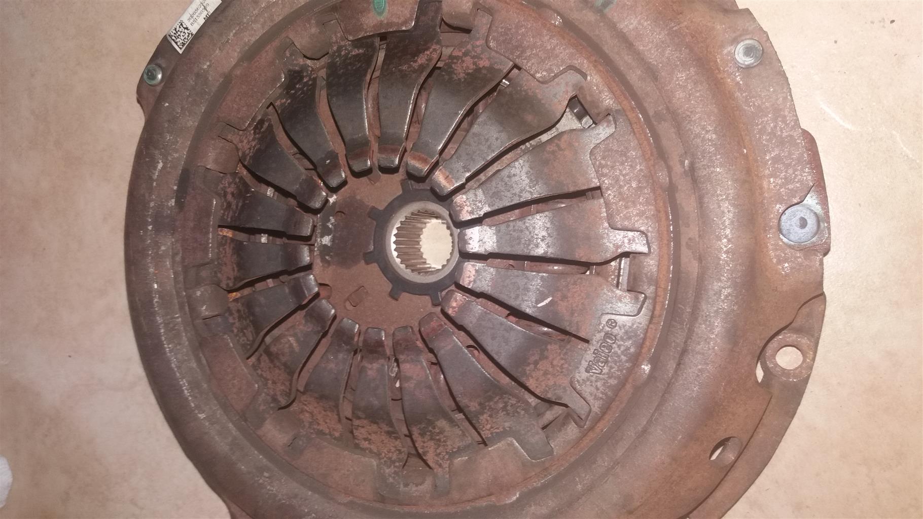 Daihatsu sirion clutch and pressure plate good condition veleo - Private Seller