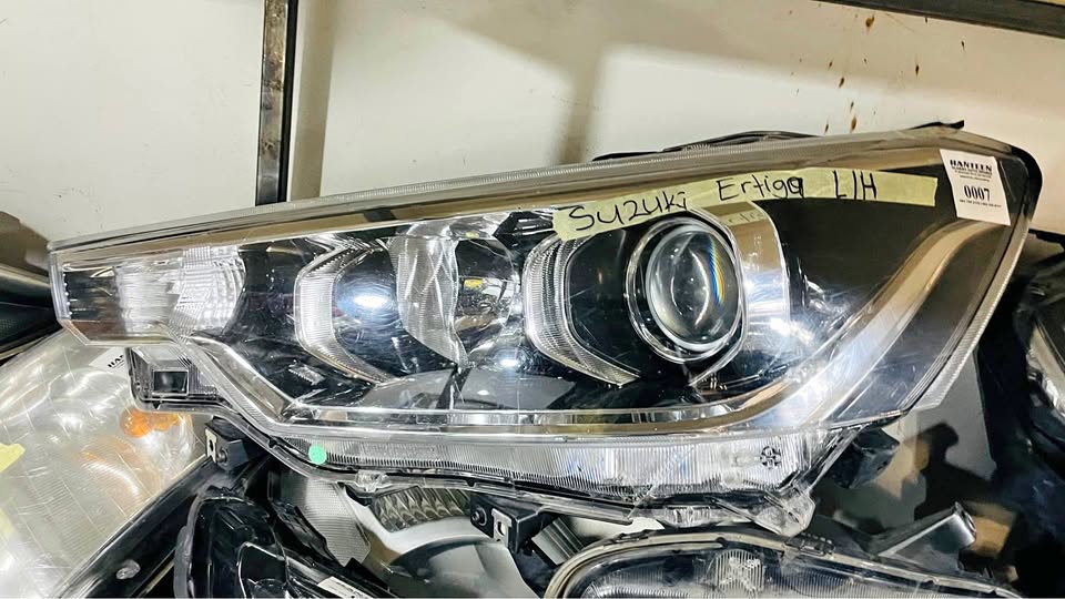 Suzuki Ertiga headlight - Private Seller Suzuki Ertiga headlight - Private Seller