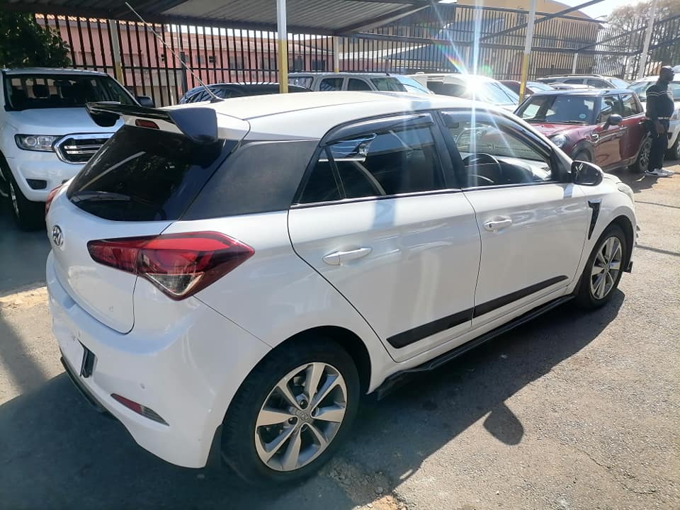 2016 Hyundai i20 1.4 Fluid with a leather interior Sport