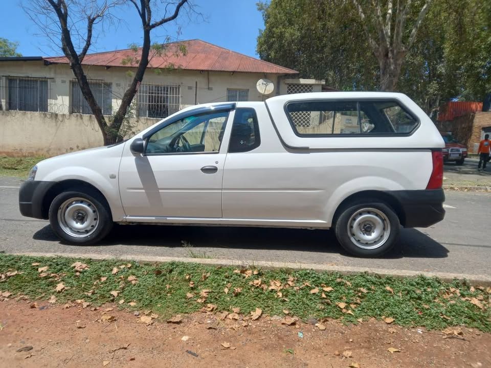 2021 NISSAN NP200 BAKKIE WITH CANOPY WHITE COLOR 1.6 PETROL, 75000KMS, SPARE KEY