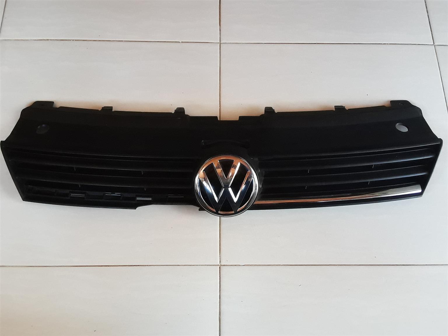 VW POLO MK5 6C FACELIFT 2014+ GENUINE FRONT GRILL Part Nunber 6C0853653 A GENUINE PART VW. - Private Seller VW POLO MK5 6C FACELIFT 2014+ GENUINE FRONT GRILL Part Nunber 6C0853653 A GENUINE PART VW. - Private Seller