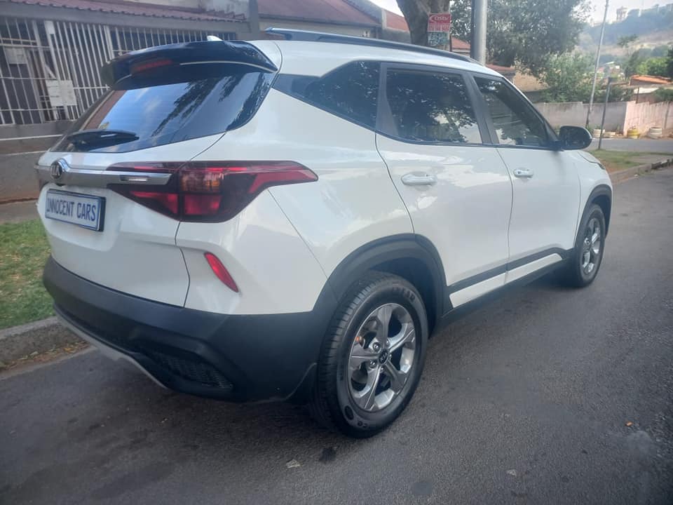 2020 KIA SELTOS SUV 1.5 PETROL, AUTOMATIC, WHITE COLOR, MILEAGE 72000KMS