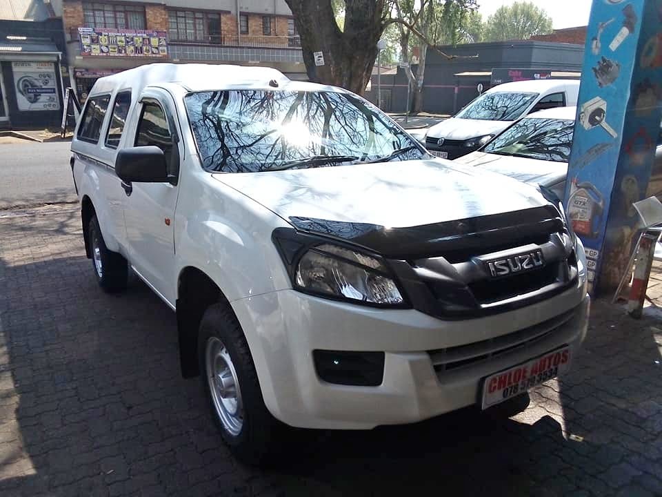 2016 White Isuzu kB 250 D-Teq single cab canopy miliiage 111,000 km manual diesel
