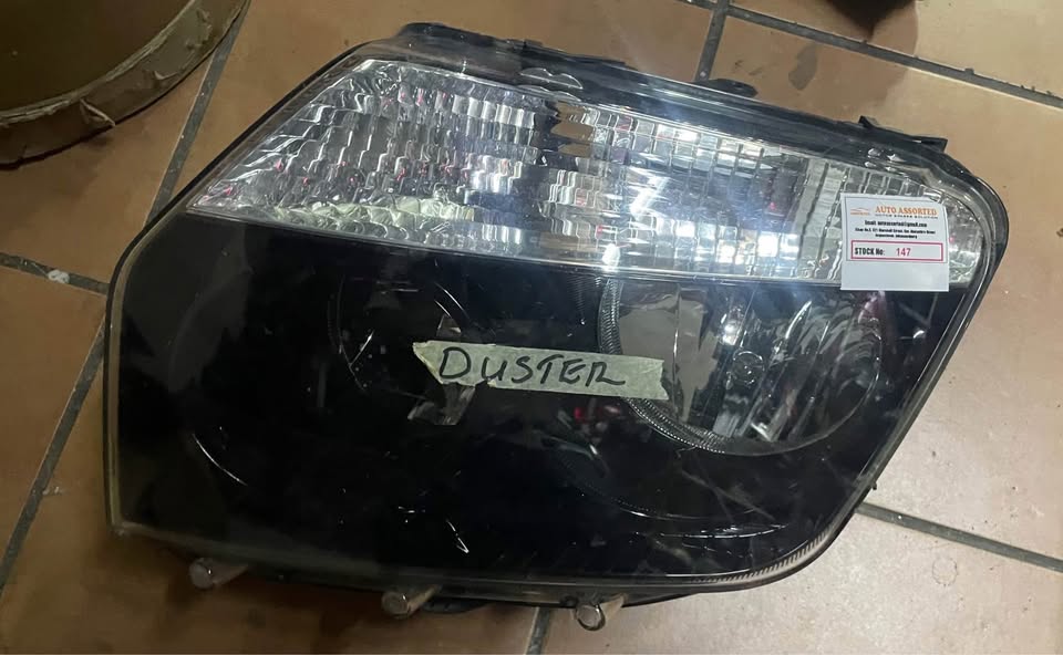 Renault Duster headlight - Private Seller Renault Duster headlight - Private Seller