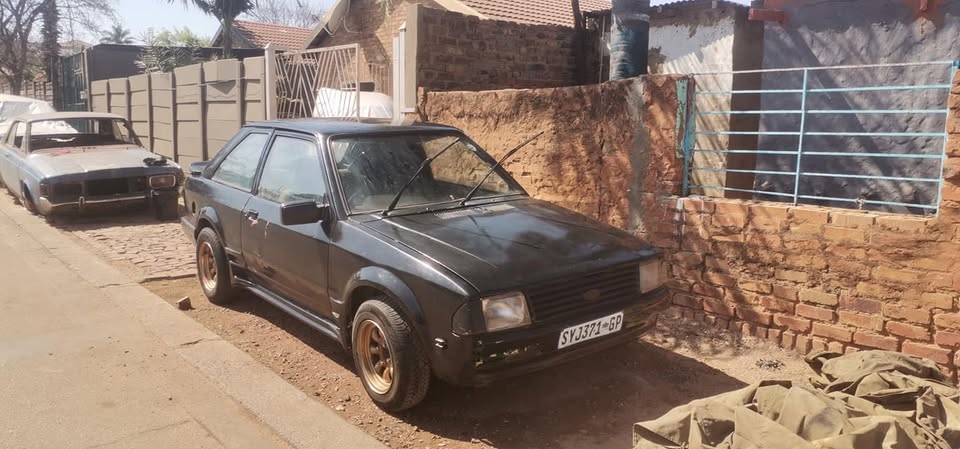 Ford escort xr3 stripping for spares or complete - Private Seller