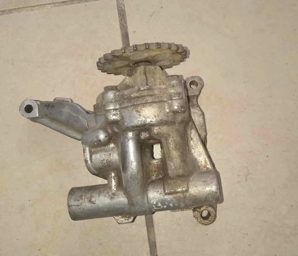 BMW 528i oil pump - Private Seller