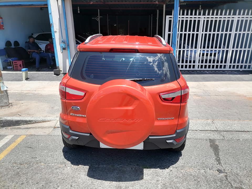 2018 Ford Ecosport 1.5 Automatic Titanium SUV with a nice interior