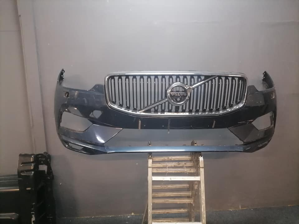 Volvo XC60 dark grey bumper DM or contact number in the description for assistance. - Private Seller
