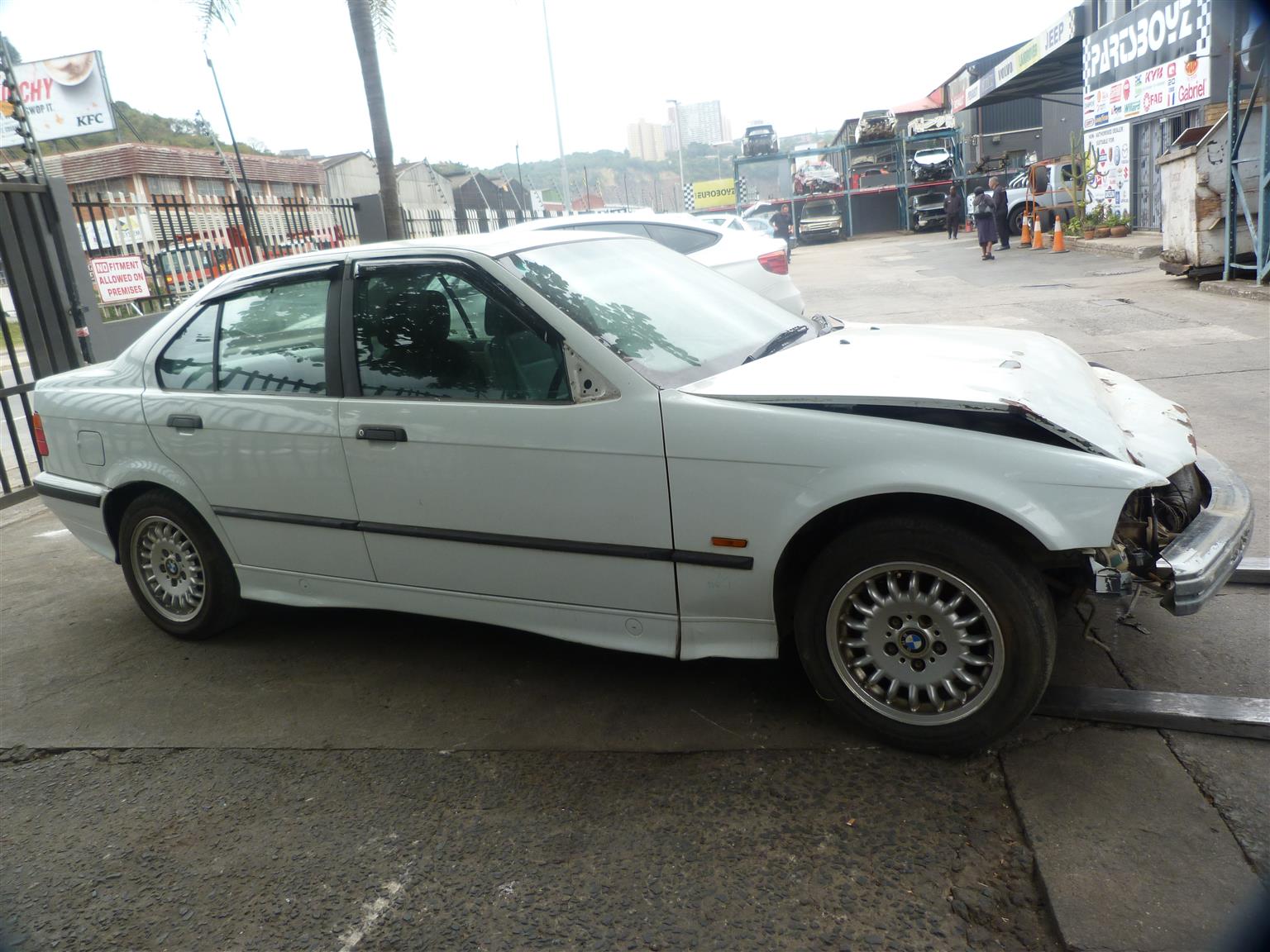 BMW 318i E36 Manual White - 1997 STRIPPING FOR SPARES - Private Seller BMW 318i E36 Manual White - 1997 STRIPPING FOR SPARES - Private Seller