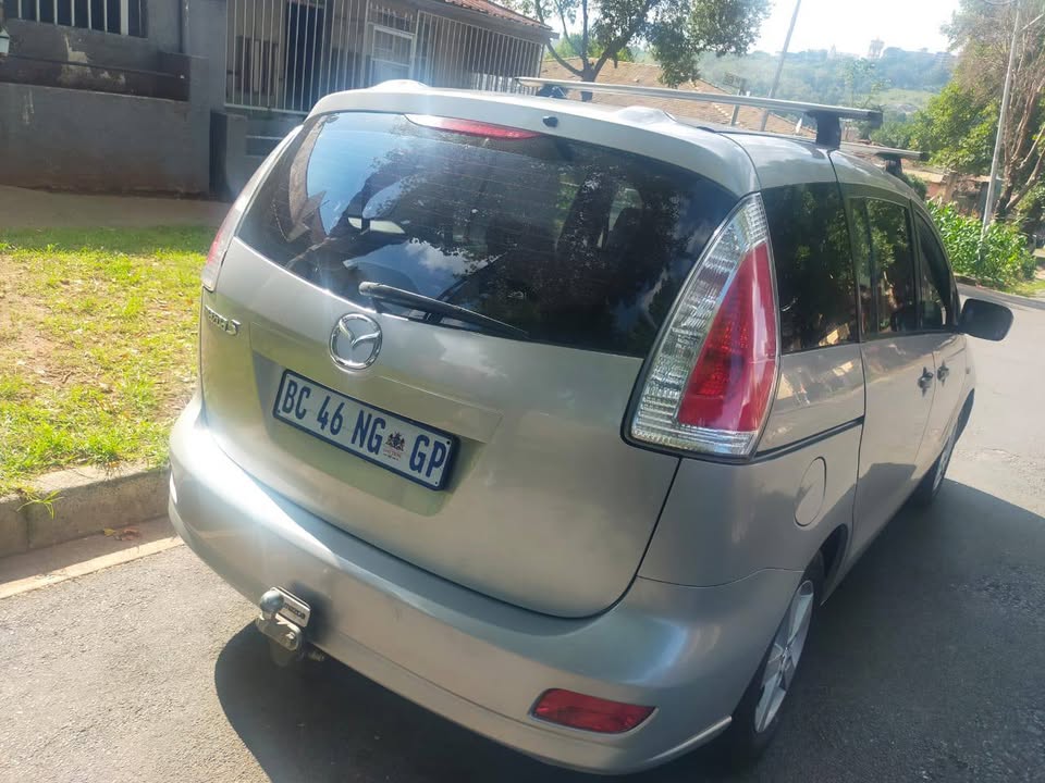 2011 Mazda 5, 7seater 2.0 Petrol, Manual, Silver Color, Mileage