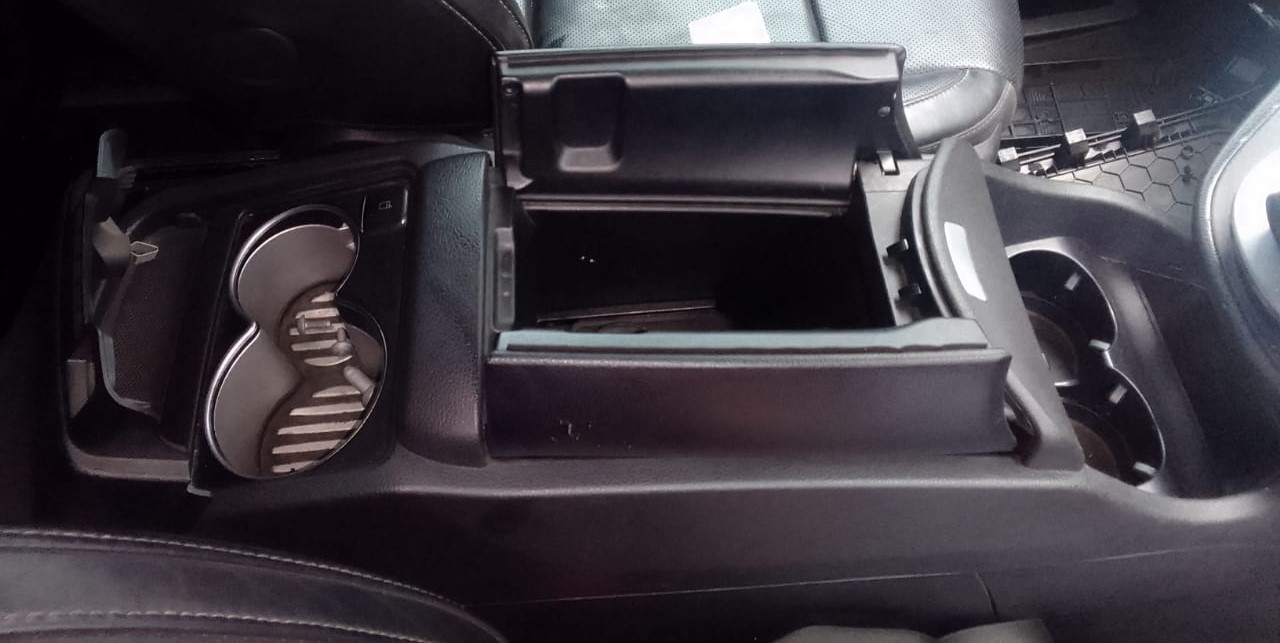 Used Mercedes W447 Vito Canter Console for Sale - Private Seller Used Mercedes W447 Vito Canter Console for Sale - Private Seller
