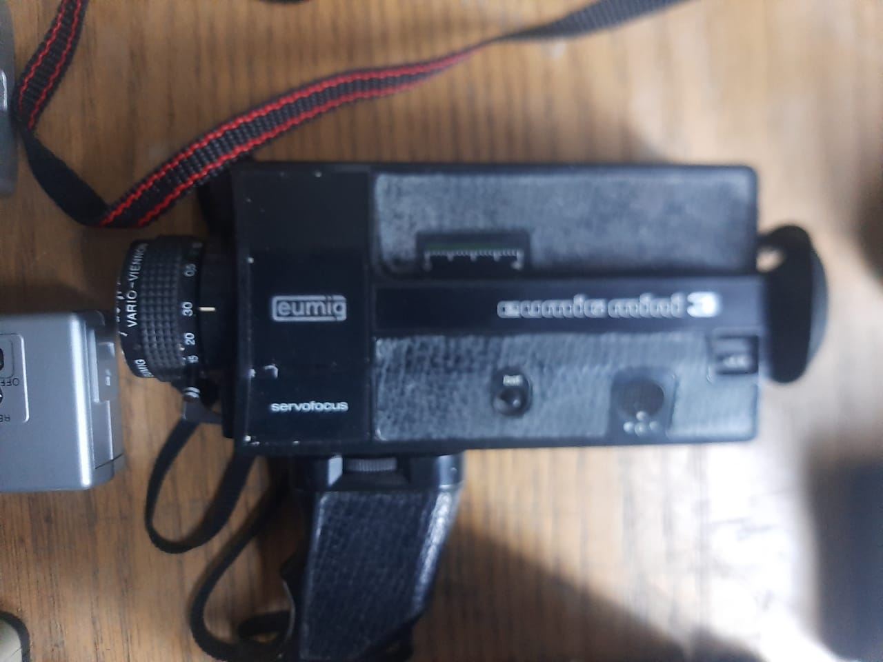 3x cameras1x video recorder