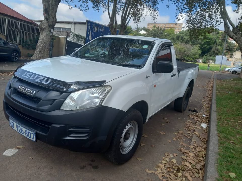 2014 Isuzu KB300 Dmax Single cab, High Raider, Manual, White, 95000kms