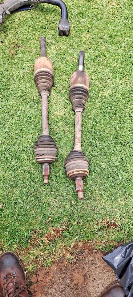 Land Rover Discovery 3 Rear Drive Shafts For Sale @ Spareline Auto - Private Seller Land Rover Discovery 3 Rear Drive Shafts For Sale @ Spareline Auto - Private Seller