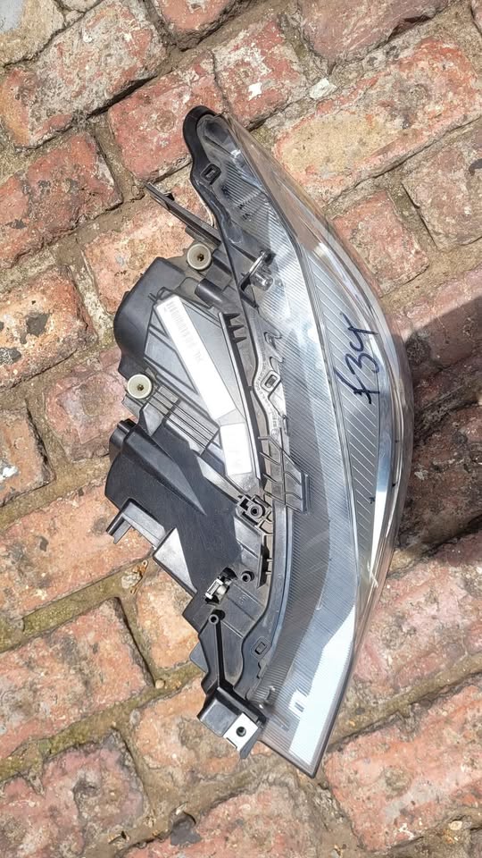 BMW GT 3-Series F34 F39 Xenon Headlight - Private Seller BMW GT 3-Series F34 F39 Xenon Headlight - Private Seller