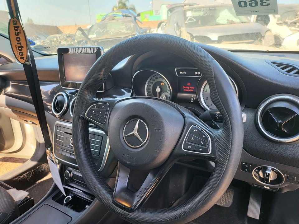 2013 Mercedes CLa stripping for spares