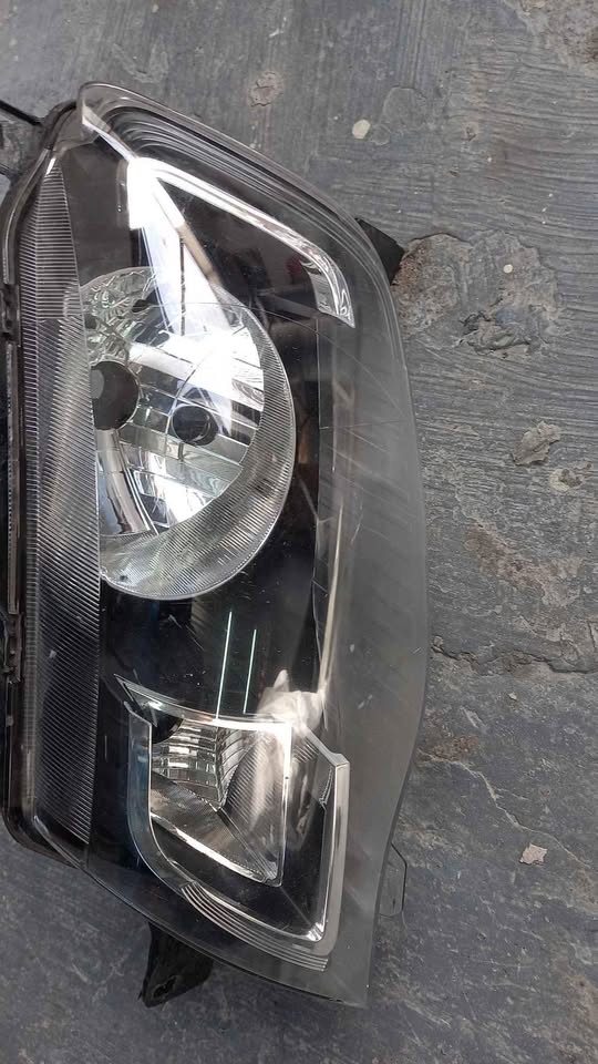 Renault kwid headlamp 2018 - Private Seller Renault kwid headlamp 2018 - Private Seller