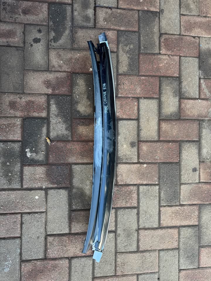 Mini Cooper R56 Main Front Bumper Grill - Private Seller Mini Cooper R56 Main Front Bumper Grill - Private Seller
