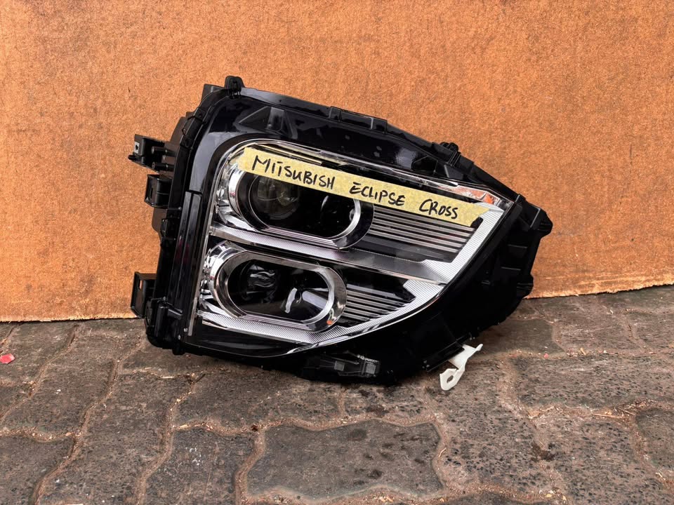 Mitsubishi Eclipse cross Headlight - Private Seller Mitsubishi Eclipse cross Headlight - Private Seller