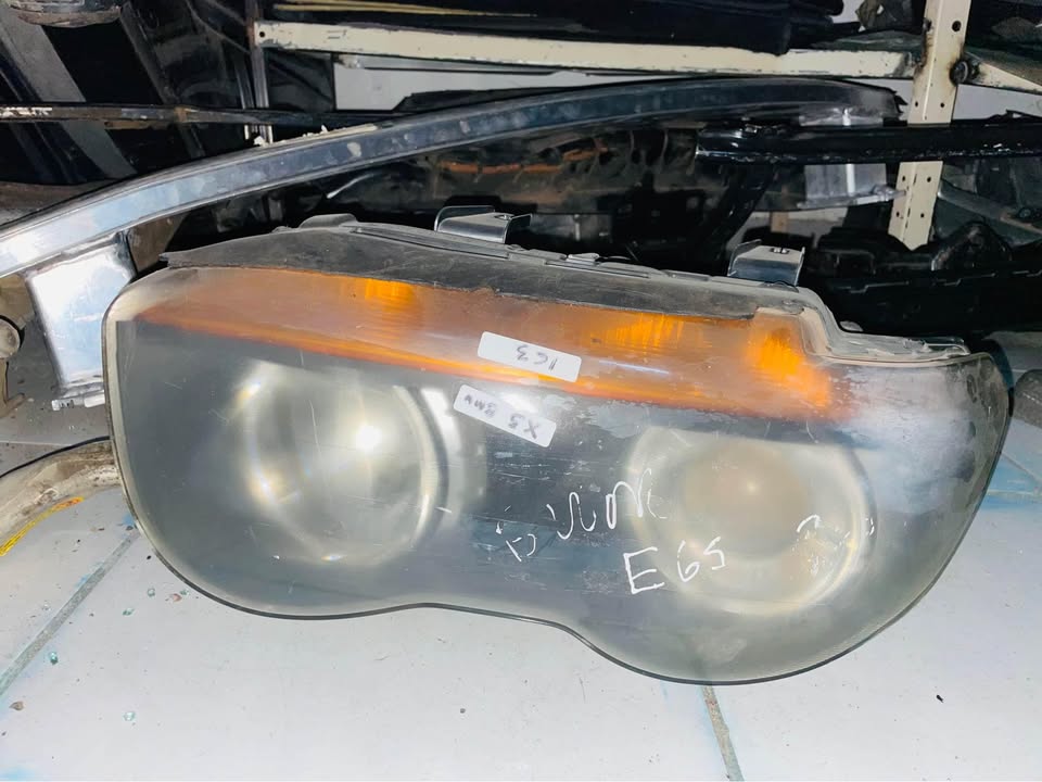 BMW E65 headlight - Private Seller BMW E65 headlight - Private Seller