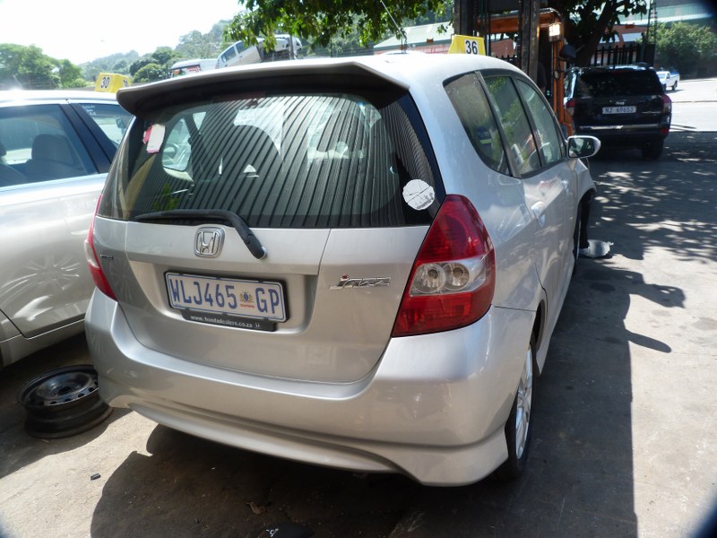 Honda Jazz 1.5i Manual Silver - 2007 STRIPPING FOR SPARES - Private Seller