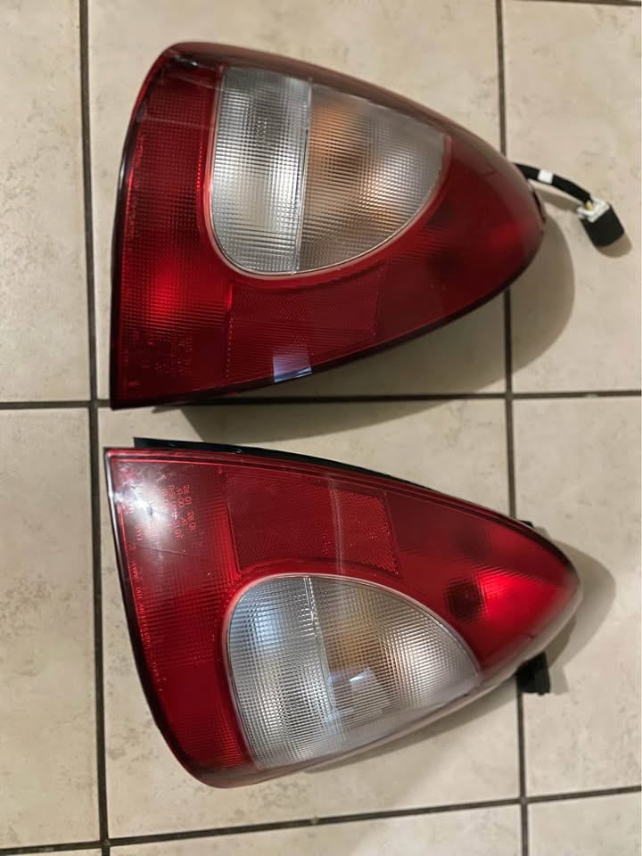 Daewoo nubira tail lights - Private Seller