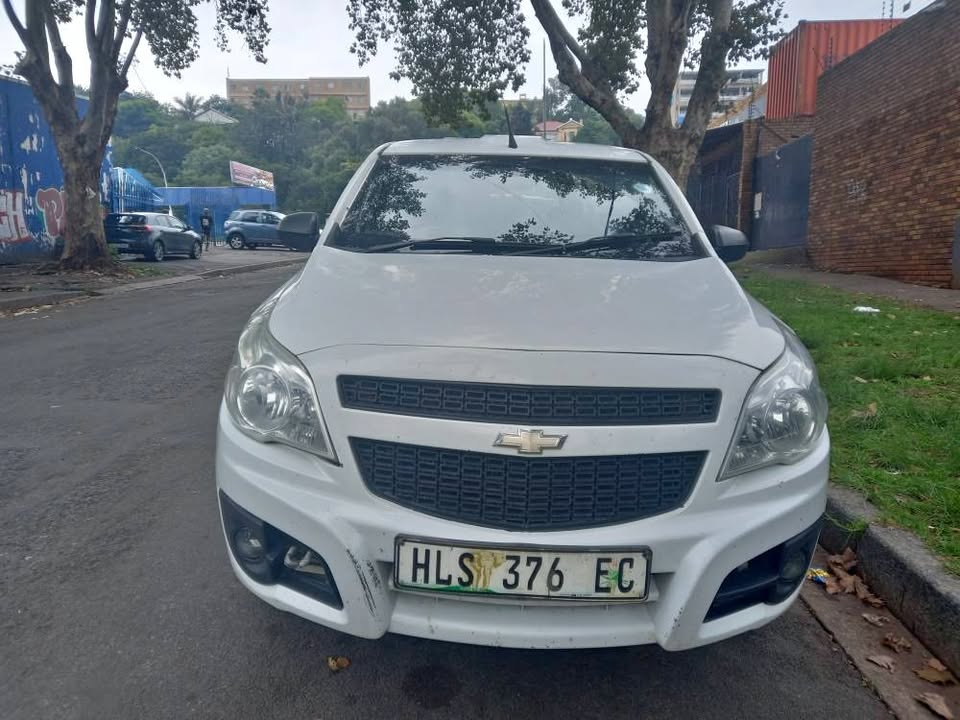 2015 Chevrolet Utility bakkie White, 1.4 Petrol, Manual, Canopy 155000kms,