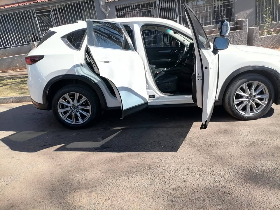 2019 MAZDA CX5 SKYACTIVE TECHNOLOGY 2.0 AUTOMATIC TRANSMISSION WITH REVERSE CAMERA AND SENSORS