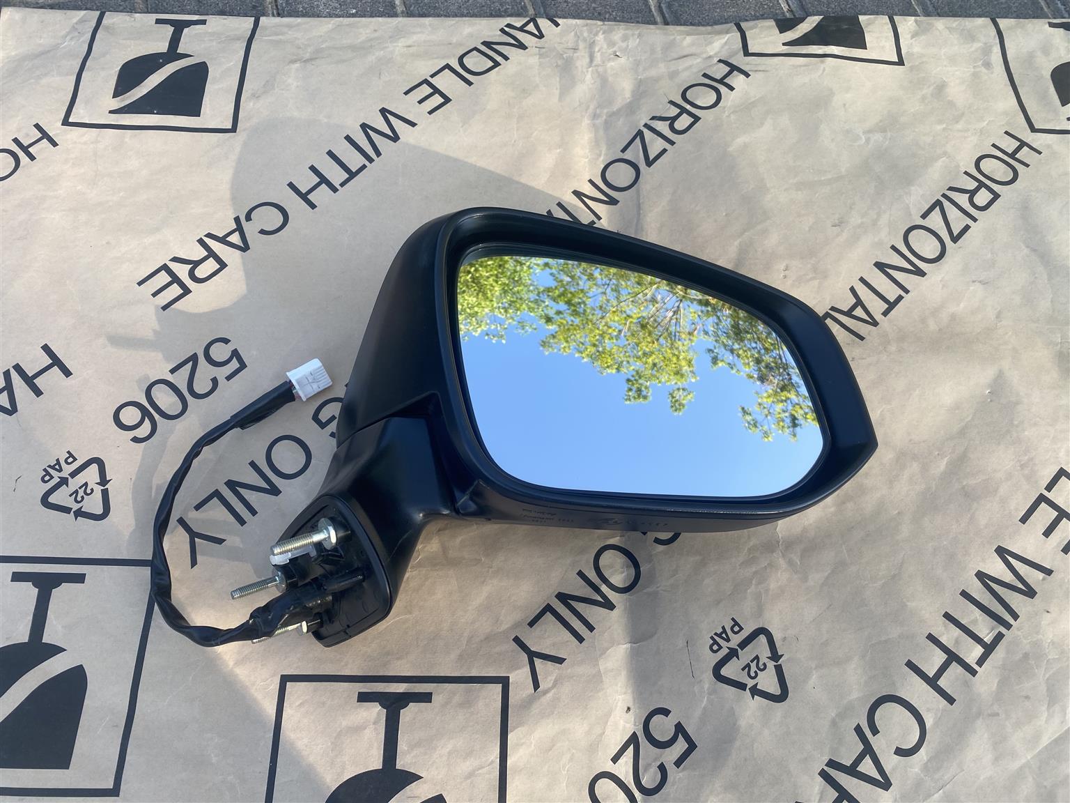 2023 TOYOTA COROLLA CROSS ELECTRONIC AUTO-FOLD DOOR MIRROR RIGHT SIDE FOR SALE. - Private Seller 2023 TOYOTA COROLLA CROSS ELECTRONIC AUTO-FOLD DOOR MIRROR RIGHT SIDE FOR SALE. - Private Seller