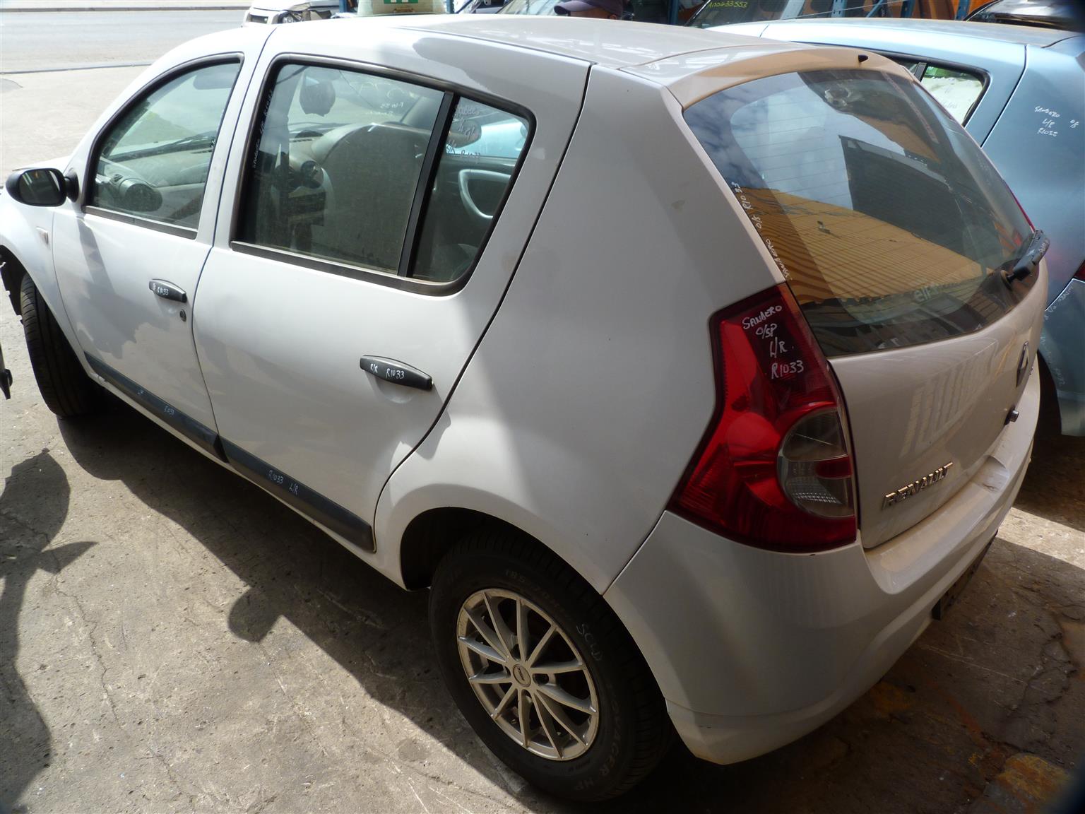 Renault Sandero 1.6 United Manual - 2010 - Private Seller Renault Sandero 1.6 United Manual - 2010 - Private Seller