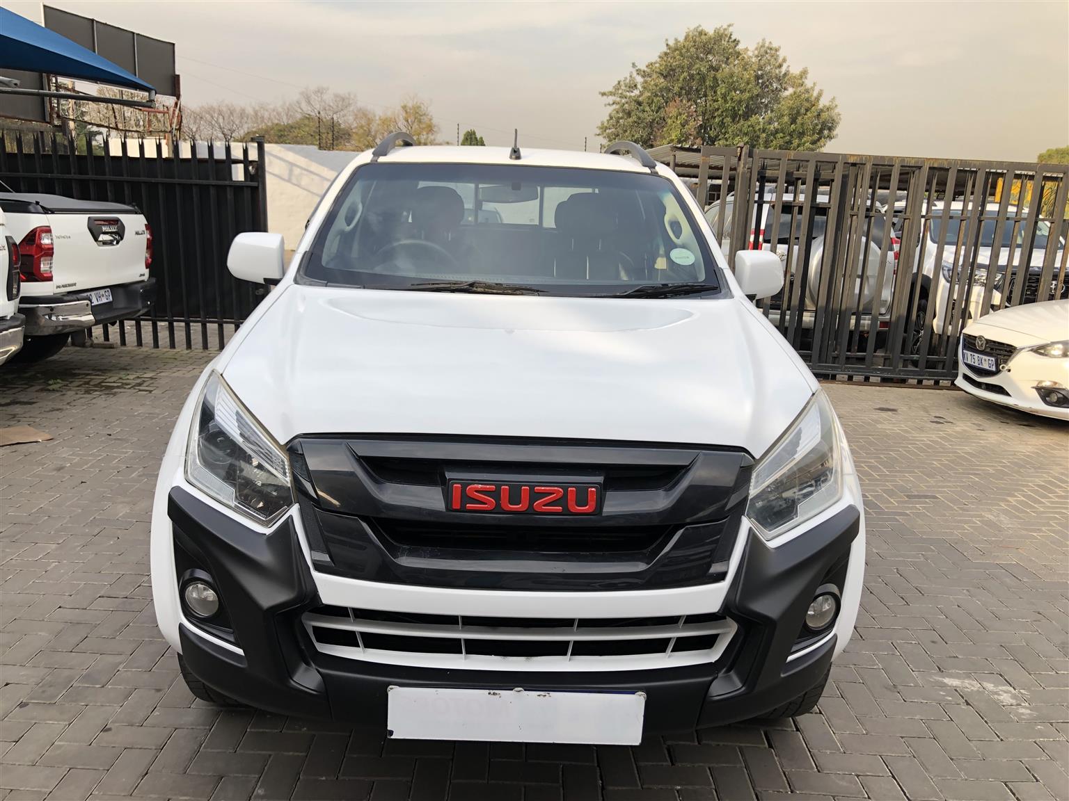 Used 2021 Isuzu D-Max 250 double cab X-Rider auto - Private Seller Used 2021 Isuzu D-Max 250 double cab X-Rider auto - Private Seller
