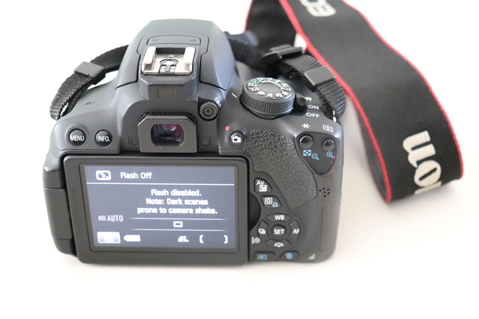 Canon EOS 700D