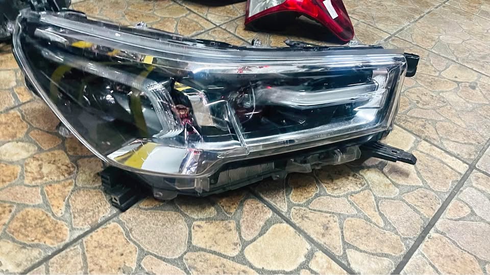 Toyota Hilux Legend 50 LED HEADLIGHT - Private Seller Toyota Hilux Legend 50 LED HEADLIGHT - Private Seller