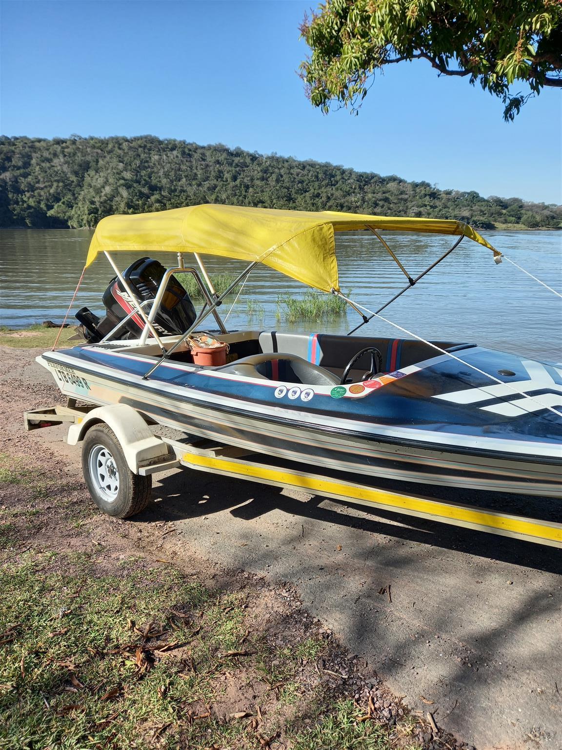 Performer speedboat with 150hp Mercury outboard motor