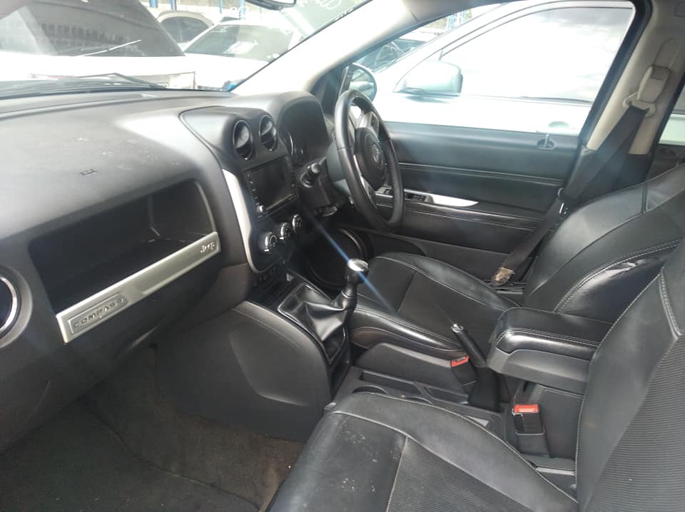 Jeep Cherokee accident damaged. Engine starts - Private Seller