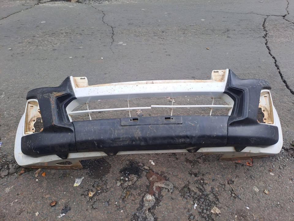2020 Isuzu DMAX front Bumper - Private Seller 2020 Isuzu DMAX front Bumper - Private Seller