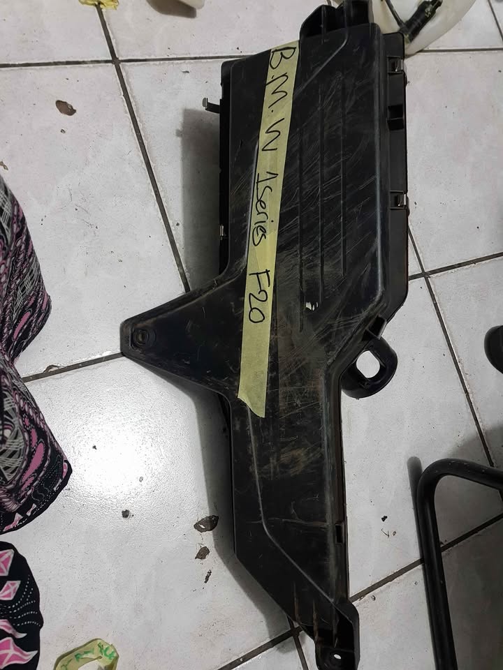 BMW 1SERIES  F20 AIR FILTER - Private Seller BMW 1SERIES  F20 AIR FILTER - Private Seller