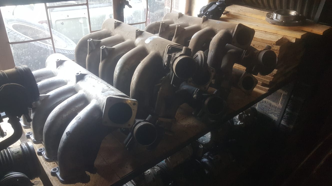 2003 Defender 2.5l TD5 Inlet Manifold for sale 2003 Defender 2.5l TD5 Inlet Manifold for sale