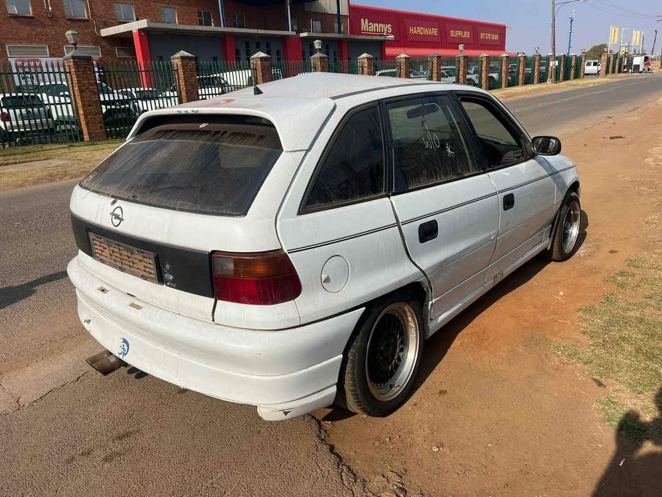 Opel astra 1.6i Stripping for parts Call or whatsapp Jimmy @ Circle 7 used parts - Private Seller