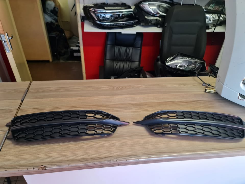 2015 AUDI A6 FOGLIGHT GRILL LIGHT AND RIGHT IN A PRISTINE CONDITION FOR SALE. - Private Seller