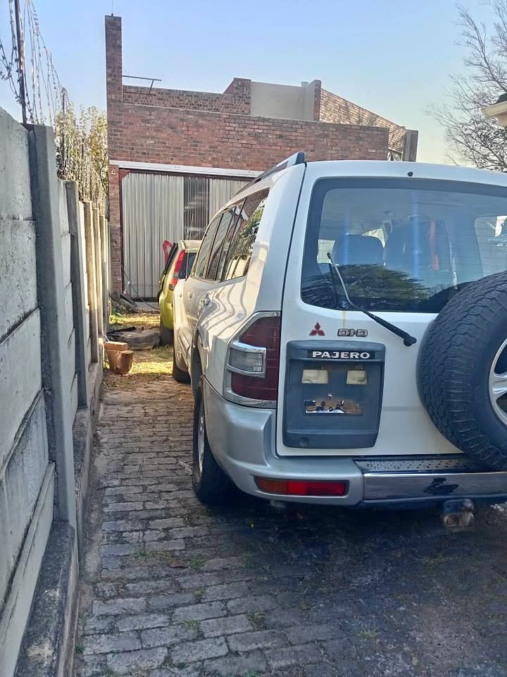2002 Mitsubishi Pajero 4m41 Auto DID Stripping For Spares - Private Seller 2002 Mitsubishi Pajero 4m41 Auto DID Stripping For Spares - Private Seller