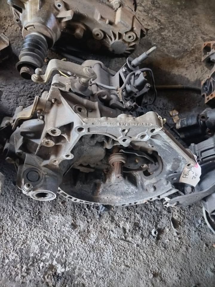 Peugeot 206 gearbox - Private Seller Peugeot 206 gearbox - Private Seller