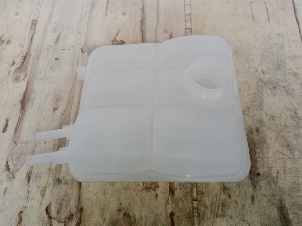 Volvo 2.4 S40 Expansion tank - Private Seller Volvo 2.4 S40 Expansion tank - Private Seller