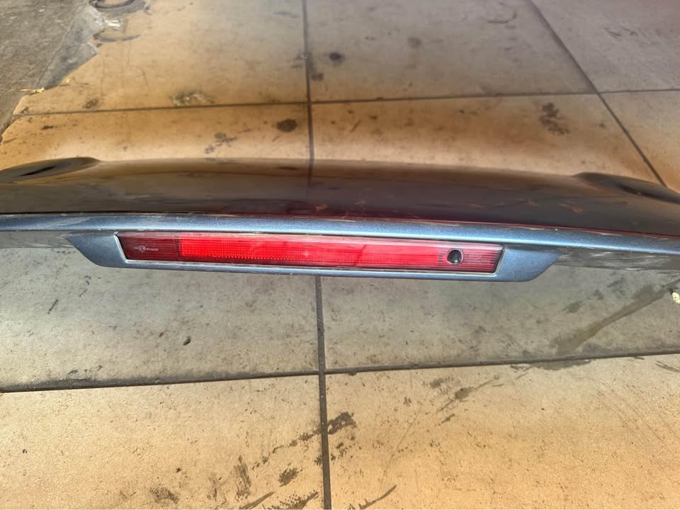Renault Clio 4 boot/tailgate spoiler - Private Seller Renault Clio 4 boot/tailgate spoiler - Private Seller