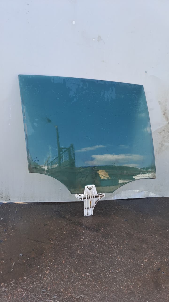 2008 Volkswagen Golf 6 Right Rear Door Glass Used for sale Pretoria - Private Seller 2008 Volkswagen Golf 6 Right Rear Door Glass Used for sale Pretoria - Private Seller