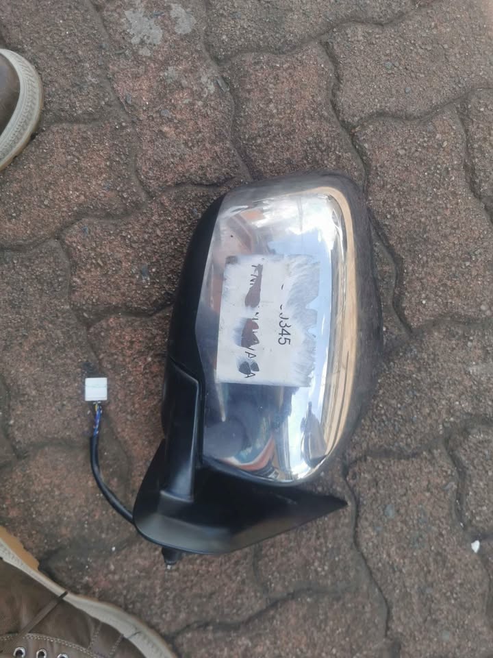 Nissan Navara right side mirror 2021 - Private Seller Nissan Navara right side mirror 2021 - Private Seller