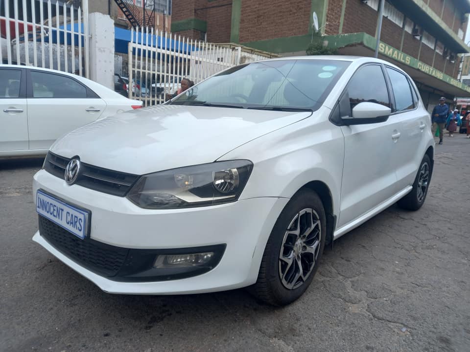 2011 VW POLO 6 HATCHBACK 1.4 COMFORTLINE PETROL, WHITE COLOUR